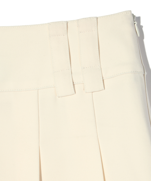 YOUHEE(ユヒ)の「BELT PLEATS MINI SKIRT CREAM(スカート・レディース・その他・MEDIUM/SMALL)」の3枚目の写真