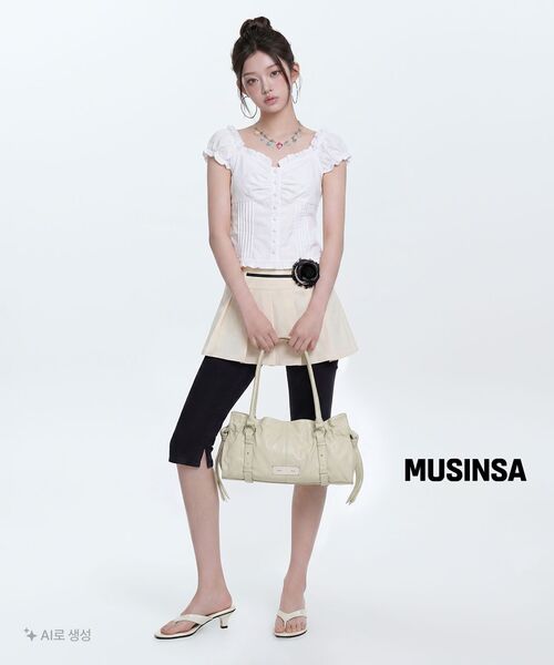 YOUHEE(ユヒ)の「BELT PLEATS MINI SKIRT CREAM(スカート・レディース・その他・MEDIUM/SMALL)」の5枚目の写真
