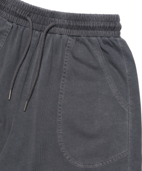 NOMANUAL（NOMANUAL）の「MOLTING BERMUDA SWEATPANTS - CHARCOAL（その他パンツ・レディース・その他・SMALL/MEDIUM/LARGE）」の5枚目の写真
