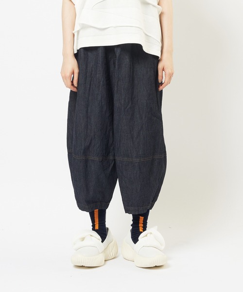 gomme（ゴム）の「フリルポケットデニムパンツ（デニムパンツ・レディース・ブラック/インディゴブルー・MEDIUM）」の10枚目の写真