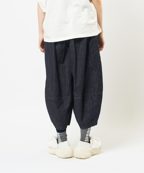 gomme（ゴム）の「フリルポケットデニムパンツ（デニムパンツ・レディース・ブラック/インディゴブルー・MEDIUM）」の12枚目の写真