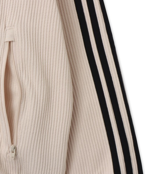 adidas(アディダス)の「adidas WAFFLE CLASSIC TRACK TOP / アディダス ワッフル クラシック トラックトップ【SP】(その他アウター・メンズ・ホワイト・XS/S/M/L/XL/XXL)」の5枚目の写真