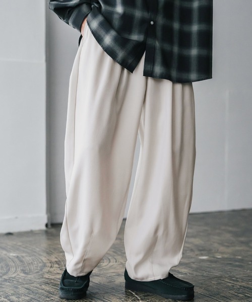 Rocky Monroe(ロッキーモンロー)の「サージツイル2タックイージーワイドバルーンパンツ(その他パンツ・メンズ・ネイビー/チャコール/ブラウン/ブラック/ブルーグリーン/オフホワイト・M/L)」の2枚目の写真
