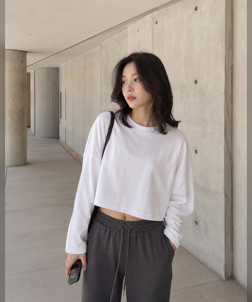 KOLEAT（コレット）の「WOMENクロップオーバーフィット純正無地ロングファルティロングスリーブ[ホワイト]（Tシャツ/カットソー・レディース・ホワイト・FREE）」の9枚目の写真