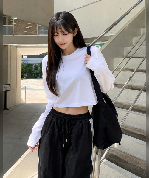 KOLEAT（コレット）の「WOMENクロップオーバーフィット純正無地ロングファルティロングスリーブ[ホワイト]（Tシャツ/カットソー・レディース・ホワイト・FREE）」の3枚目の写真