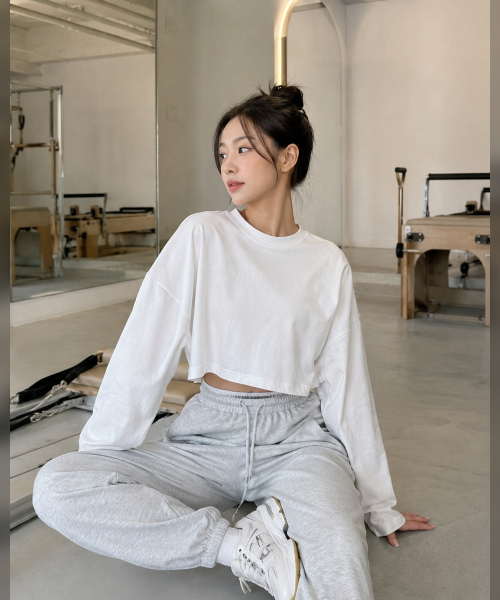 KOLEAT（コレット）の「WOMENクロップオーバーフィット純正無地ロングファルティロングスリーブ[ホワイト]（Tシャツ/カットソー・レディース・ホワイト・FREE）」の4枚目の写真