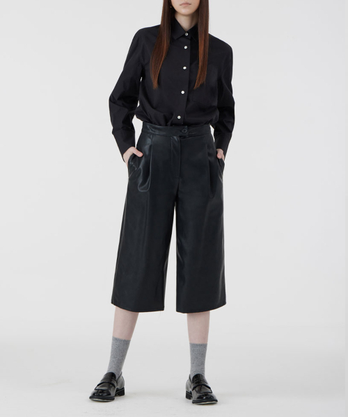 VOYONN（ボヨン）の「シグニチャーオーバーサイズシャツバイオコットンブラック（シャツ/ブラウス・レディース・ブラック・LARGE/MEDIUM/SMALL）」の4枚目の写真