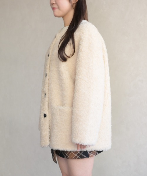 31 Sons de mode(トランテアン ソン ドゥ モード)の「ノーカラーボアコート(ノーカラージャケット・レディース・ブラック/アイボリー・フリ-)」の14枚目の写真