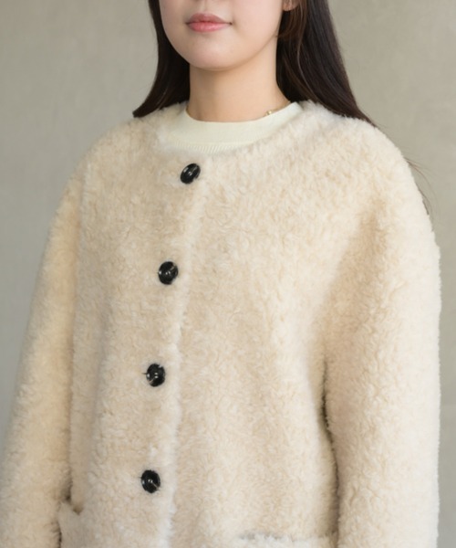 31 Sons de mode(トランテアン ソン ドゥ モード)の「ノーカラーボアコート(ノーカラージャケット・レディース・ブラック/アイボリー・フリ-)」の16枚目の写真