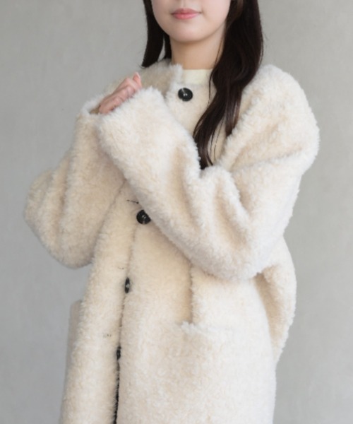 31 Sons de mode(トランテアン ソン ドゥ モード)の「ノーカラーボアコート(ノーカラージャケット・レディース・ブラック/アイボリー・フリ-)」の5枚目の写真