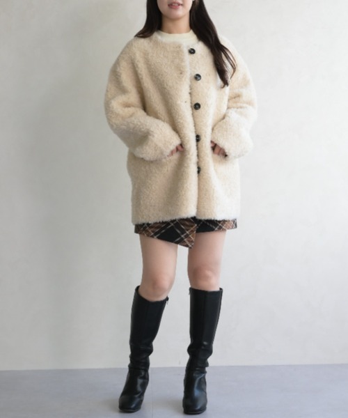 31 Sons de mode(トランテアン ソン ドゥ モード)の「ノーカラーボアコート(ノーカラージャケット・レディース・ブラック/アイボリー・フリ-)」の9枚目の写真