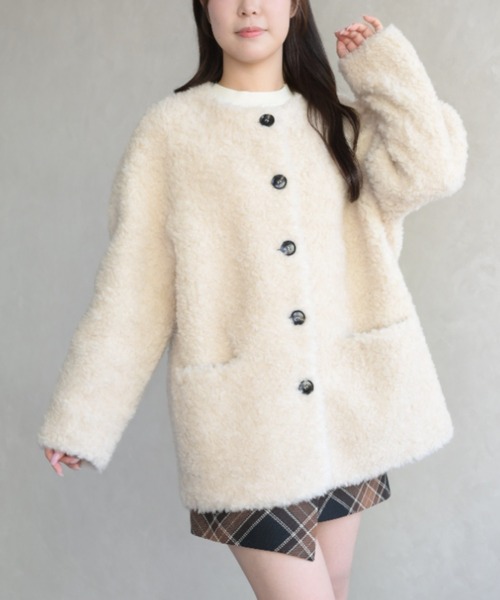 31 Sons de mode(トランテアン ソン ドゥ モード)の「ノーカラーボアコート(ノーカラージャケット・レディース・ブラック/アイボリー・フリ-)」の3枚目の写真