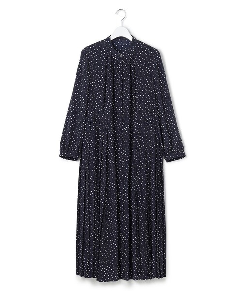 23区 L(ニジュウサンクオオキイサイズ)の「ランダムドットプリント ワンピース(ドレス・レディース・ネイビー系5・44/46/48/50)」の6枚目の写真