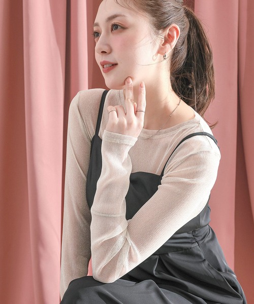 en CAnAF(エンカナフ)の「【ほんのりラメでさりげなく輝く】ラメシアークルーネックプルオーバー(Tシャツ/カットソー・レディース・ピンク/チャコールグレー/オフホワイト/サックスブルー・フリー)」の1枚目の写真