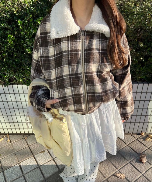 WC（ダブル シー）の「《一部店舗限定★》2WAY/ボア襟チェック柄ブルゾン（ブルゾン・レディース・ブルー/ブラウン/グリーン・MEDIUM/LARGE/X-LARGE）」の4枚目の写真