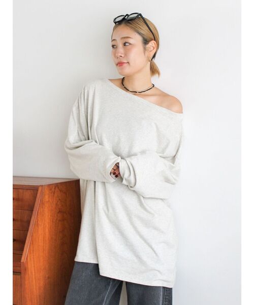 Ungrid（アングリッド）の「ボートネックビックシルエットロングスリーブTee（Tシャツ/カットソー・レディース・オフホワイト/チャコールグレー/ライトグレー/ピンク・FREE）」の3枚目の写真