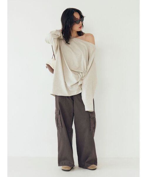 Ungrid（アングリッド）の「ボートネックビックシルエットロングスリーブTee（Tシャツ/カットソー・レディース・オフホワイト/チャコールグレー/ライトグレー/ピンク・FREE）」の16枚目の写真