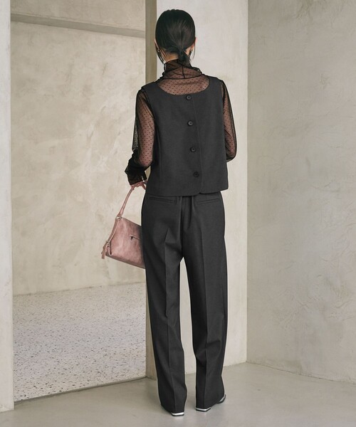 BEAUTY&YOUTH UNITED ARROWS（ビューティーアンドユースユナイテッドアローズ）の「スクエアネック 2WAYベスト 吸水速乾 防シワ UV（ベスト・レディース・ベージュ/ダークグレー・M/S）」の7枚目の写真