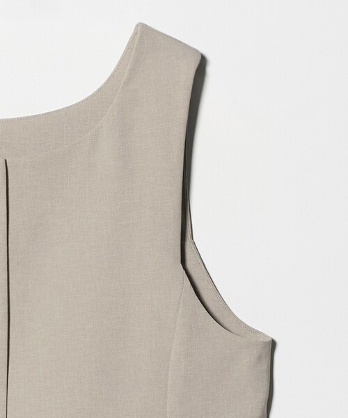 BEAUTY&YOUTH UNITED ARROWS（ビューティーアンドユースユナイテッドアローズ）の「スクエアネック 2WAYベスト 吸水速乾 防シワ UV（ベスト・レディース・ベージュ/ダークグレー・M/S）」の14枚目の写真
