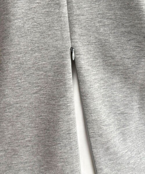 fredy emue（フレディエミュ）の「バックスリットポンチプルオーバー（Tシャツ/カットソー・レディース・アイボリー/イエロー/グレー/チャコールグレー・38）」の17枚目の写真