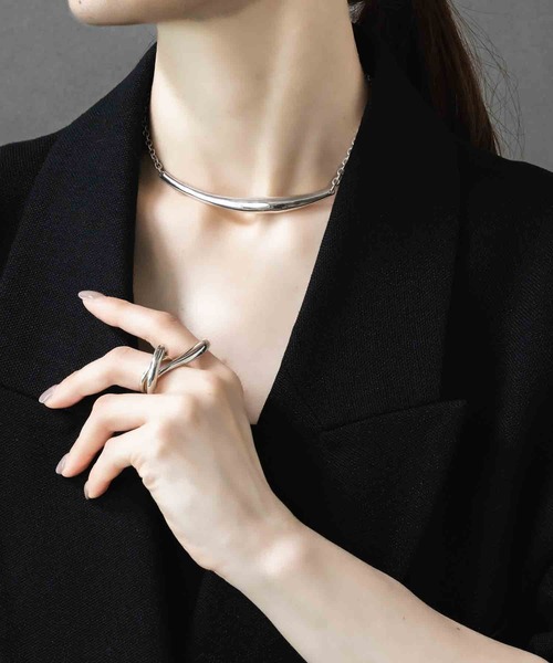 ISOLATION（アイソレーション）の「【ISOLATION / アイソレーション】Curve Choker / カーブチョーカー（ネックレス・レディース・シルバー・40cm/38cm）」の2枚目の写真