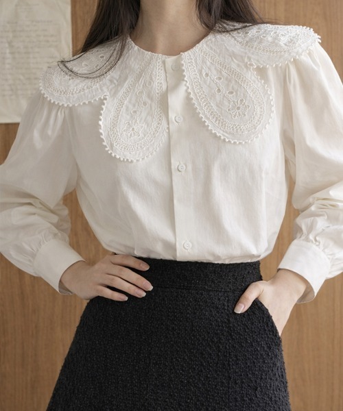 SallyLunn(サリーラン)の「スカラップ襟ブラウス(シャツ/ブラウス・レディース・ブラック/ホワイト・LARGE/MEDIUM)」の4枚目の写真