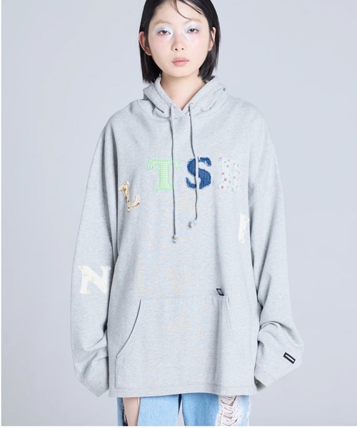 Little sunny bite（リトルサニーバイト）の「littlesunnybite/リトルサニーバイト/alphabet hoodie（パーカー・レディース・ブラック/グレー/ホワイト・M/S）」の3枚目の写真
