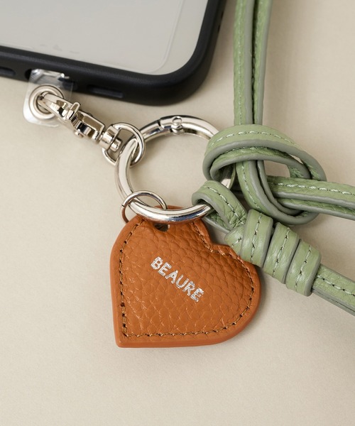 Beau're（ヴュレ）の「【BEAURE】≪別注≫Heart Colored Leather Cord 携帯ストラップ（スマホグッズ・レディース・ライトグリーン/ブラック/ベージュ/ブラウン・FREE）」の17枚目の写真