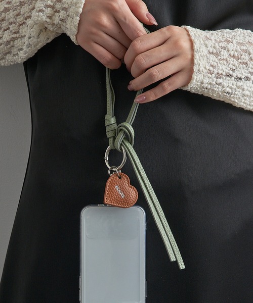 Beau're（ヴュレ）の「【BEAURE】≪別注≫Heart Colored Leather Cord 携帯ストラップ（スマホグッズ・レディース・ライトグリーン/ブラック/ベージュ/ブラウン・FREE）」の15枚目の写真