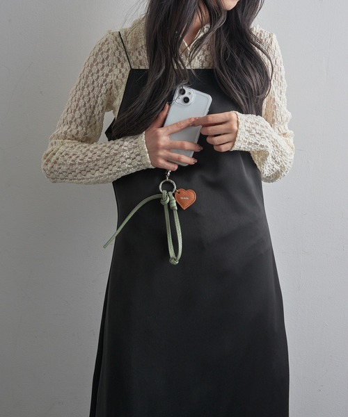 Beau're（ヴュレ）の「【BEAURE】≪別注≫Heart Colored Leather Cord 携帯ストラップ（スマホグッズ・レディース・ライトグリーン/ブラック/ベージュ/ブラウン・FREE）」の16枚目の写真