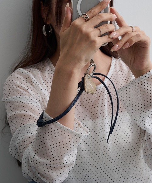 Beau're(ヴュレ)の「【BEAURE】26SS新色追加!≪別注≫Heart Colored Leather Cord 携帯ストラップ(スマホグッズ・レディース・ライトグリーン/ブラック/ベージュ/ブラウン/ライトブルー/ネイビー/グレイッシュベージュ・FREE)」の20枚目の写真