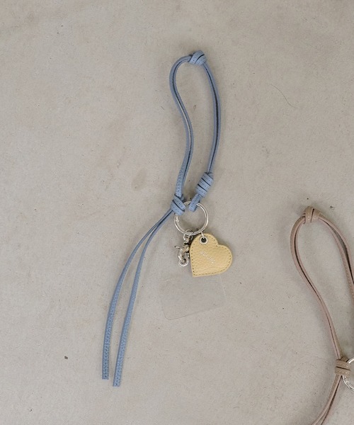 Beau're(ヴュレ)の「【BEAURE】26SS新色追加!≪別注≫Heart Colored Leather Cord 携帯ストラップ(スマホグッズ・レディース・ライトグリーン/ブラック/ベージュ/ブラウン/ライトブルー/ネイビー/グレイッシュベージュ・FREE)」の18枚目の写真