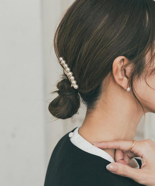 URBAN RESEARCH DOORS(アーバンリサーチドアーズ)の「パールバレッタ(バレッタ/ヘアクリップ・レディース・ホワイト系その他・ONE)」の2枚目の写真