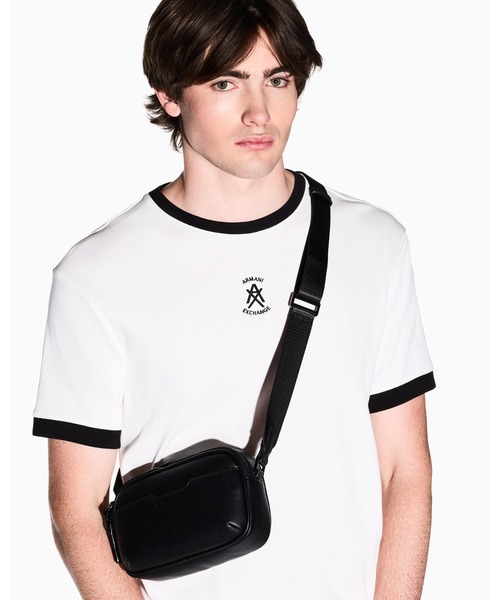 ARMANI EXCHANGE(アルマーニエクスチェンジ)の「【A|X アルマーニ エクスチェンジ】AXロゴ ショルダーバッグ(ショルダーバッグ・メンズ・ブラック・FREE)」の6枚目の写真