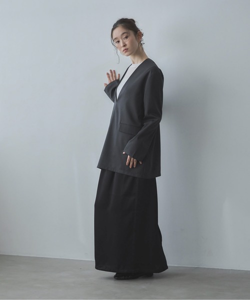 feepur（フェピュール）の「【TALLサイズあり】サテンナロースカート（スカート・レディース・ブラック/アイボリー・TALL/MEDIUM/SMALL）」の21枚目の写真