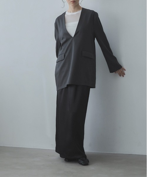 feepur（フェピュール）の「【TALLサイズあり】サテンナロースカート（スカート・レディース・ブラック/アイボリー・TALL/MEDIUM/SMALL）」の19枚目の写真