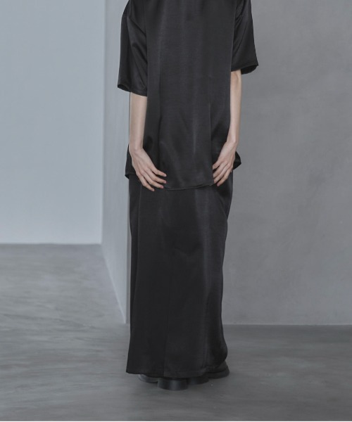 feepur（フェピュール）の「【TALLサイズあり】サテンナロースカート（スカート・レディース・ブラック/アイボリー・TALL/MEDIUM/SMALL）」の17枚目の写真