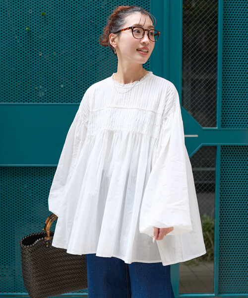 FREAK'S STORE（フリークスストア）の「限定展開　インド ピンタック ギャザー ロングスリーブ ブラウス（シャツ/ブラウス・レディース・ブラック/ブルー/ライトイエロー/オフホワイト/サーモンピンク/ネイビー/モカ・ﾌﾘ-）」の2枚目の写真