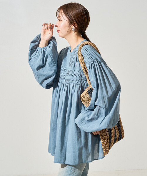 FREAK'S STORE（フリークスストア）の「限定展開　インド ピンタック ギャザー ロングスリーブ ブラウス（シャツ/ブラウス・レディース・ブラック/ブルー/ライトイエロー/オフホワイト/サーモンピンク/ネイビー/モカ・ﾌﾘ-）」の6枚目の写真