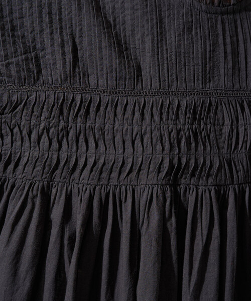 FREAK'S STORE（フリークスストア）の「限定展開　インド ピンタック ギャザー ロングスリーブ ブラウス（シャツ/ブラウス・レディース・ブラック/ブルー/ライトイエロー/オフホワイト/サーモンピンク/ネイビー/モカ・ﾌﾘ-）」の11枚目の写真