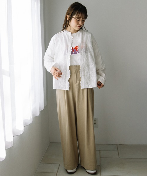 POU DOU DOU（プードゥドゥ）の「スカラップ刺繍ブラウス（シャツ/ブラウス・レディース・オフホワイト/ブルー/ブラック・3）」の4枚目の写真