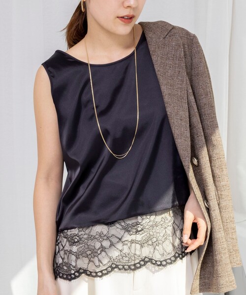 NOLLEY’S（ノーリーズ）の「ウォッシャブル裾レースオトナサテンタンク（タンクトップ・レディース・ホワイト/ブラック・38）」の2枚目の写真