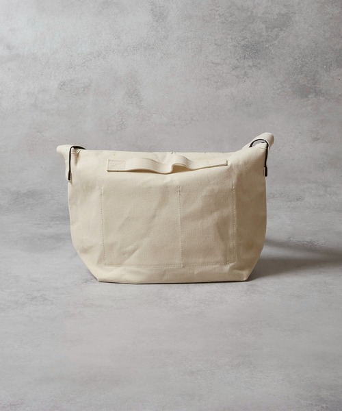 NUMBER (N)INE(ナンバーナイン)の「HAND PAINTED CANVAS 2WAY HANDLE FLAP SHOULDER BAG / SMALL / ハンドペイント コットン キャンバス 2way ハンドル フラップ ショルダーバッグ スモールサイズ(ショルダーバッグ・メンズ・ブラック/アイボリー系2/ブラック系その他2/アイボリー・FREE)」の14枚目の写真