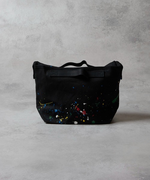 NUMBER (N)INE(ナンバーナイン)の「HAND PAINTED CANVAS 2WAY HANDLE FLAP SHOULDER BAG / SMALL / ハンドペイント コットン キャンバス 2way ハンドル フラップ ショルダーバッグ スモールサイズ(ショルダーバッグ・メンズ・ブラック/アイボリー系2/ブラック系その他2/アイボリー・FREE)」の9枚目の写真