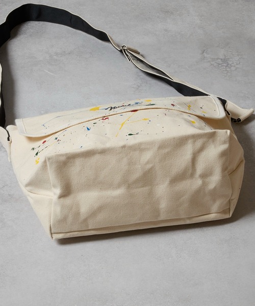 NUMBER (N)INE(ナンバーナイン)の「HAND PAINTED CANVAS 2WAY HANDLE FLAP SHOULDER BAG / SMALL / ハンドペイント コットン キャンバス 2way ハンドル フラップ ショルダーバッグ スモールサイズ(ショルダーバッグ・メンズ・ブラック/アイボリー系2/ブラック系その他2/アイボリー・FREE)」の19枚目の写真