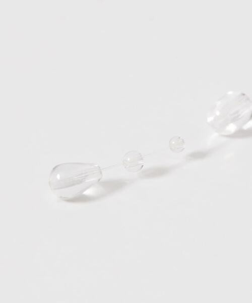 KBF(ケイビーエフ)の「シズクピアス(ピアス(両耳用)・レディース・カーキ/クリア・ONE)」の4枚目の写真