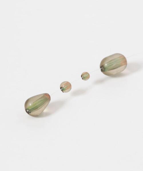 KBF(ケイビーエフ)の「シズクピアス(ピアス(両耳用)・レディース・カーキ/クリア・ONE)」の13枚目の写真