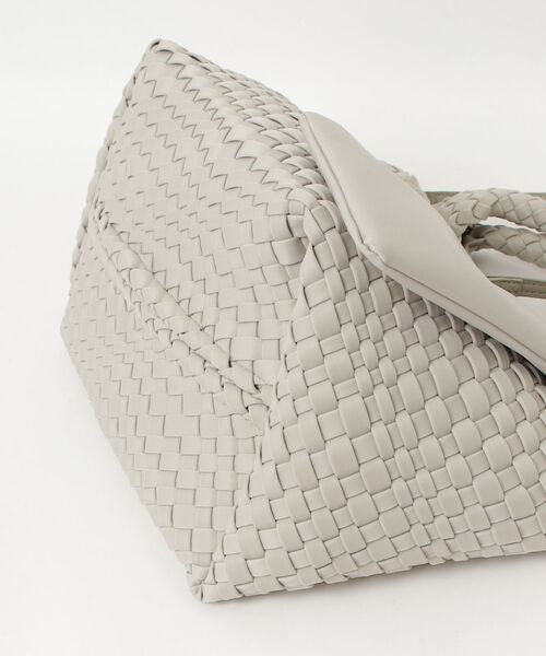ONE DAY KMC (ワンデイケーエムシー)の「HERB/Intrecciato Tote Bag with 2Way Pouch/ツーウェイポーチ付きトートバッグ(トートバッグ・レディース・ブラウン/ブラック/アイボリー・FREE)」の5枚目の写真
