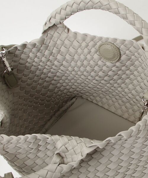 ONE DAY KMC (ワンデイケーエムシー)の「HERB/Intrecciato Tote Bag with 2Way Pouch/ツーウェイポーチ付きトートバッグ(トートバッグ・レディース・ブラウン/ブラック/アイボリー・FREE)」の6枚目の写真