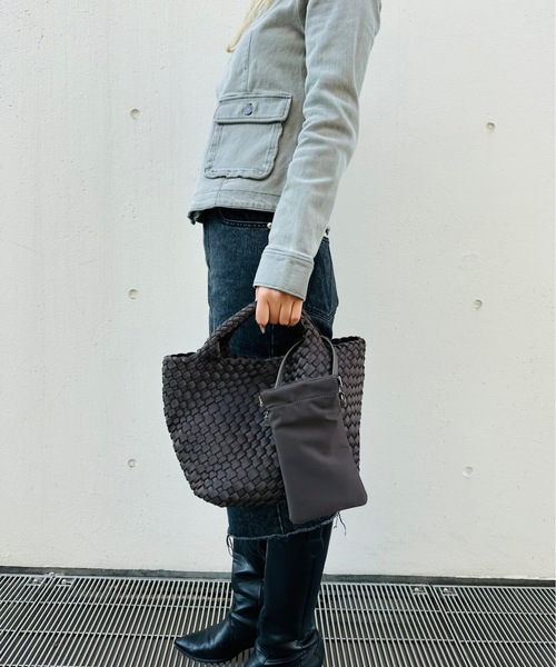 ONE DAY KMC (ワンデイケーエムシー)の「HERB/Intrecciato Tote Bag with 2Way Pouch/ツーウェイポーチ付きトートバッグ(トートバッグ・レディース・ブラウン/ブラック/アイボリー・FREE)」の1枚目の写真